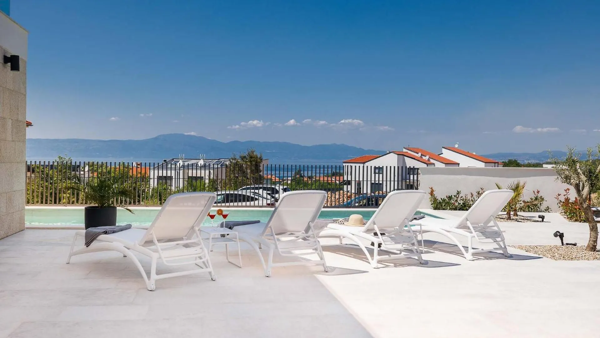Villa Amaris In Malinska With Sea View, Krk
