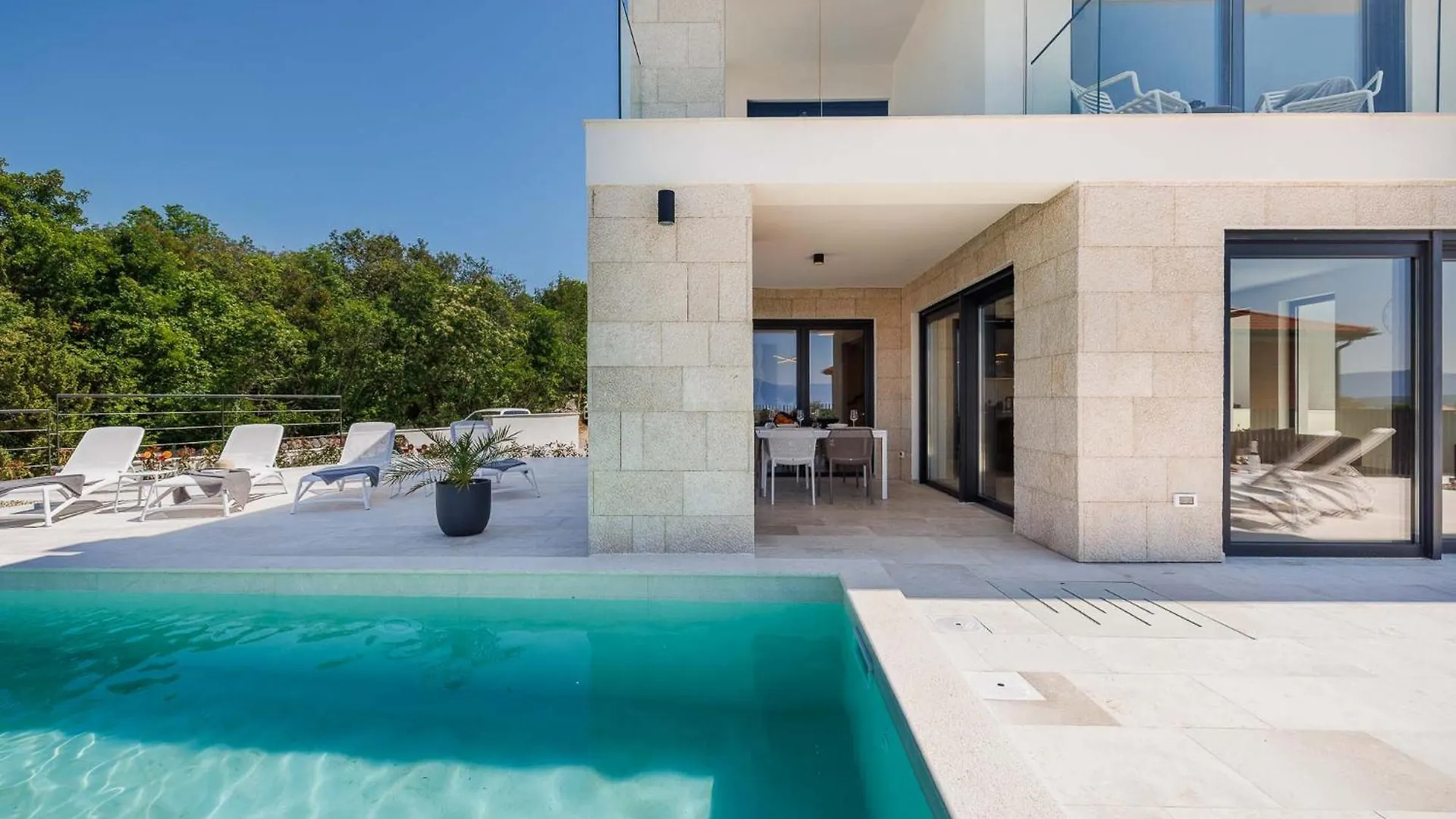 Villa Amaris In Malinska With Sea View, Krk