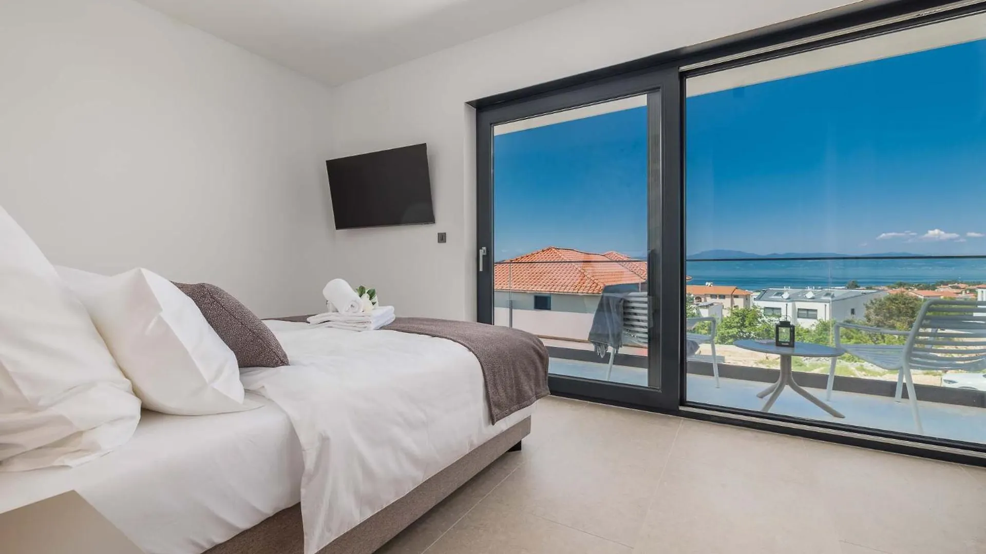 Villa Amaris In Malinska With Sea View, Krk